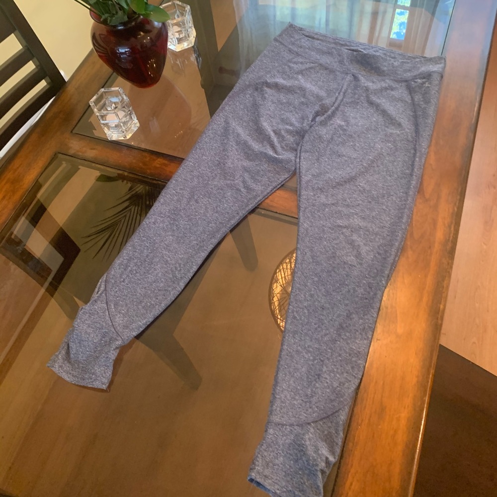 Danskin workout cropped pants